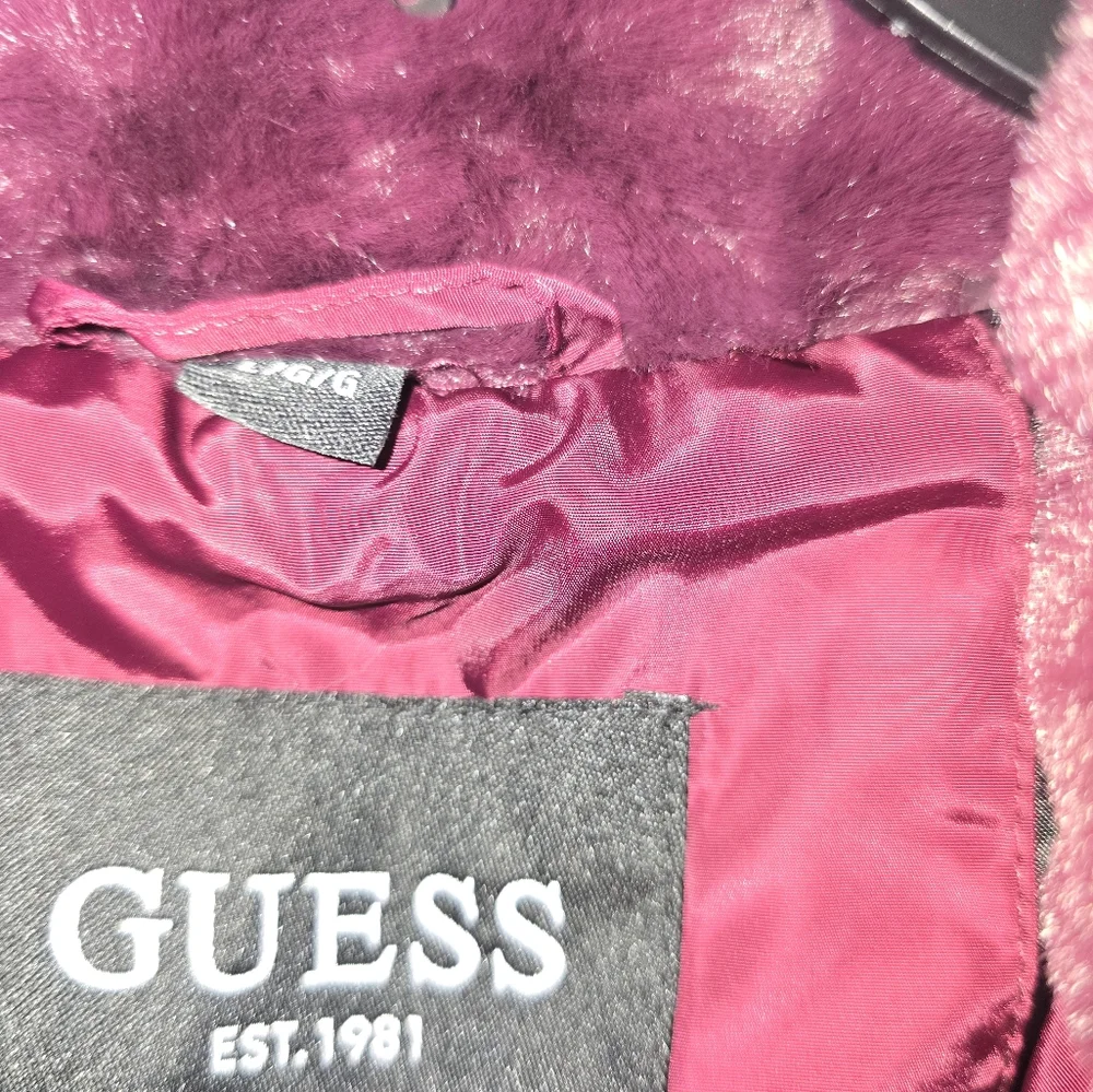GUESS Women's midweight puffer jacket NWT - Picture 5 of 5